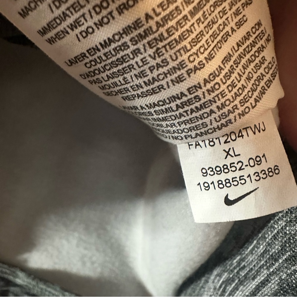 Nike Dri-FIT Full Zip Hoodie Kids XL Gray Performance Jacket - Picture 7 of 13